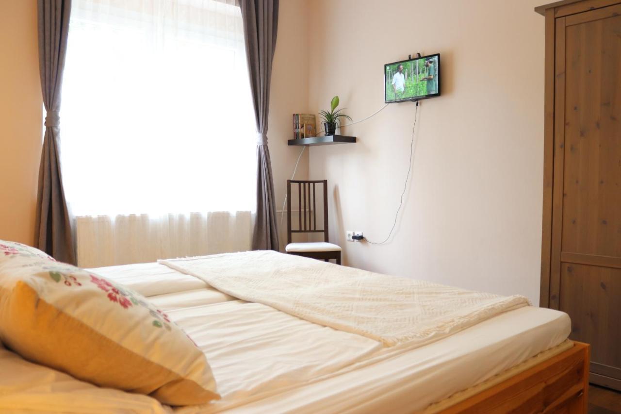 Grape&Wine Guesthouse Eger Luaran gambar
